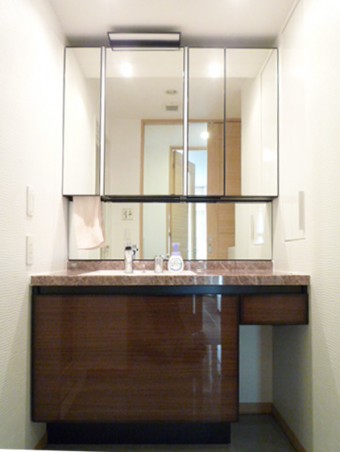 ホテルのような洗練された洗面空間